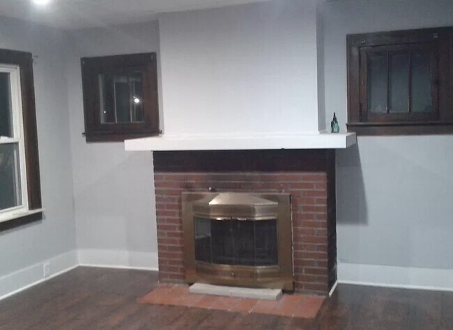 Building Photo - ELEGANT HOME