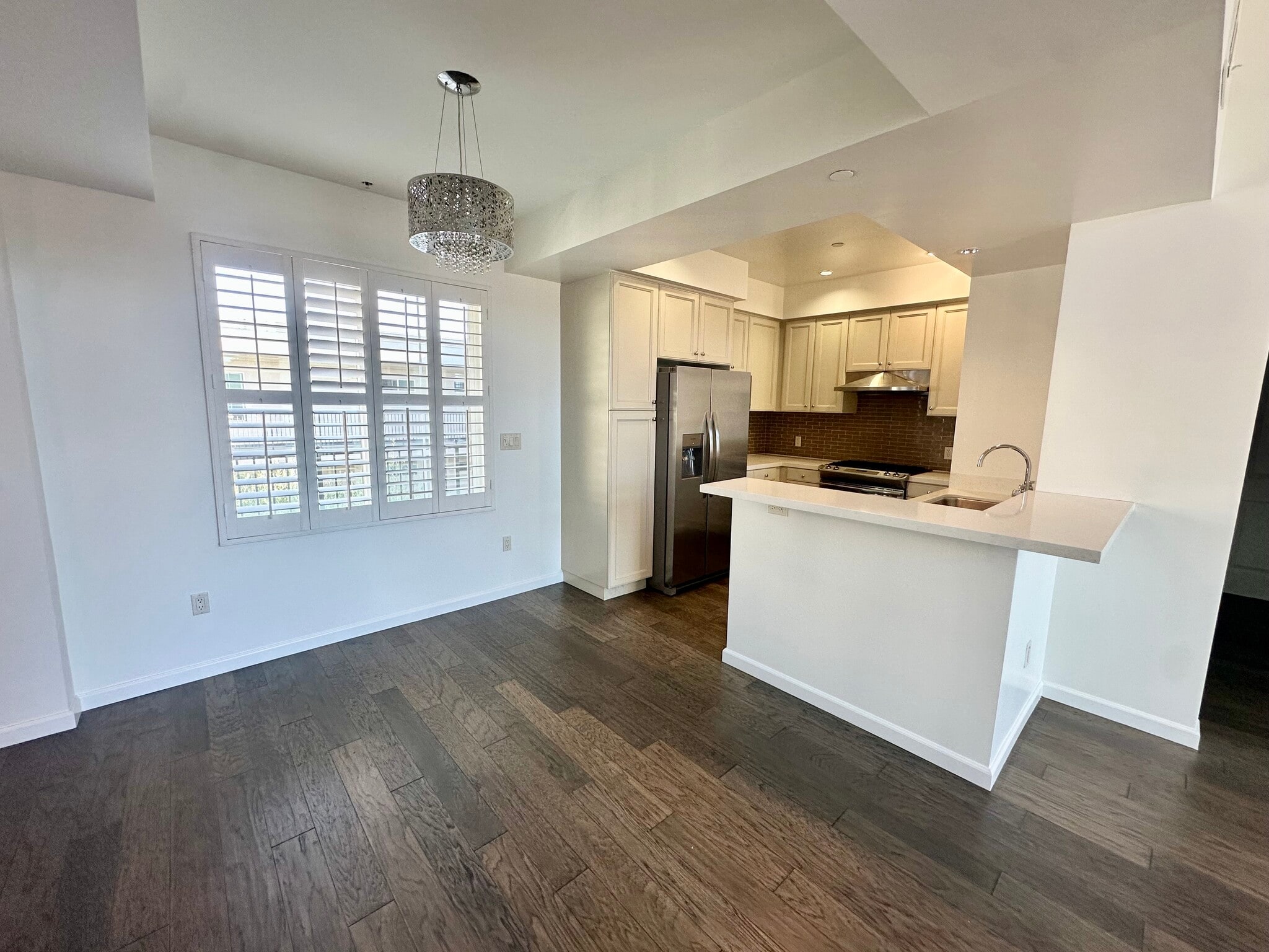 Building Photo - 1625 Granville Ave