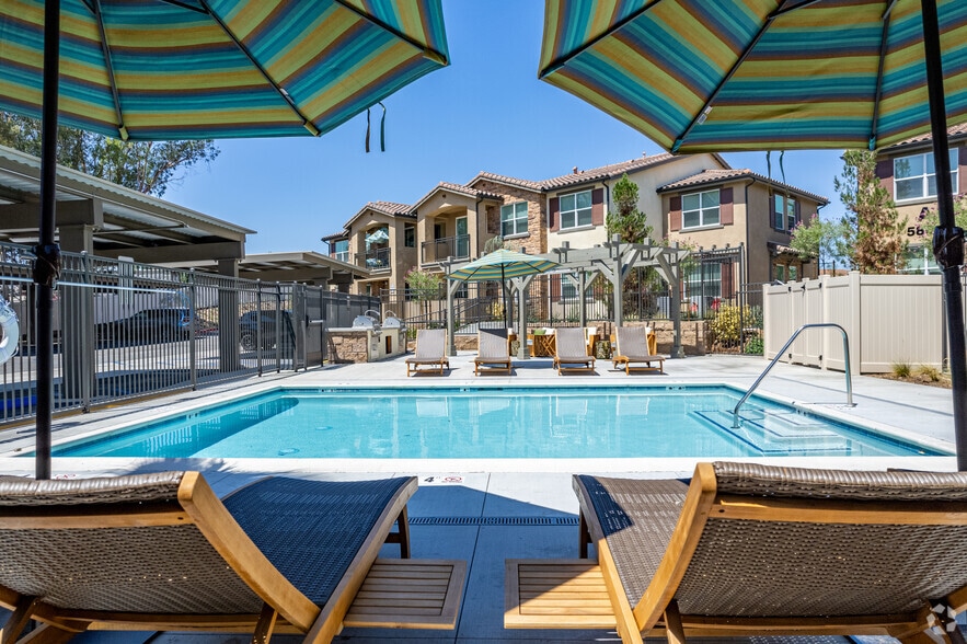 Primary Photo - Pinebrook Apartments