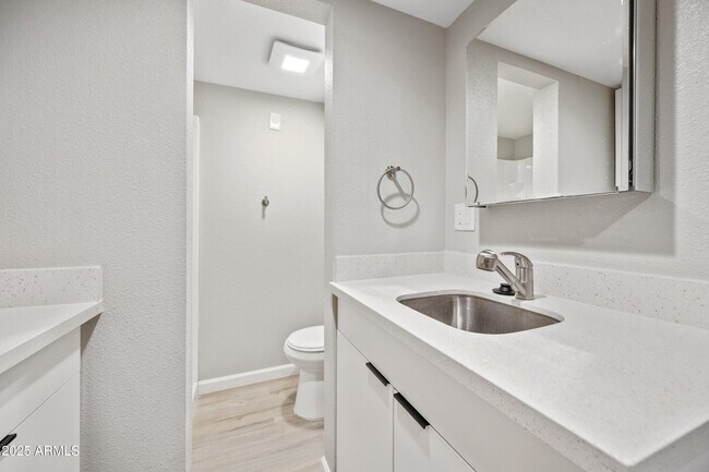 Building Photo - 3025 N 32nd St