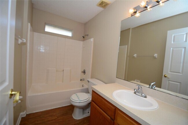 Building Photo - 33 Rosepetal Ln