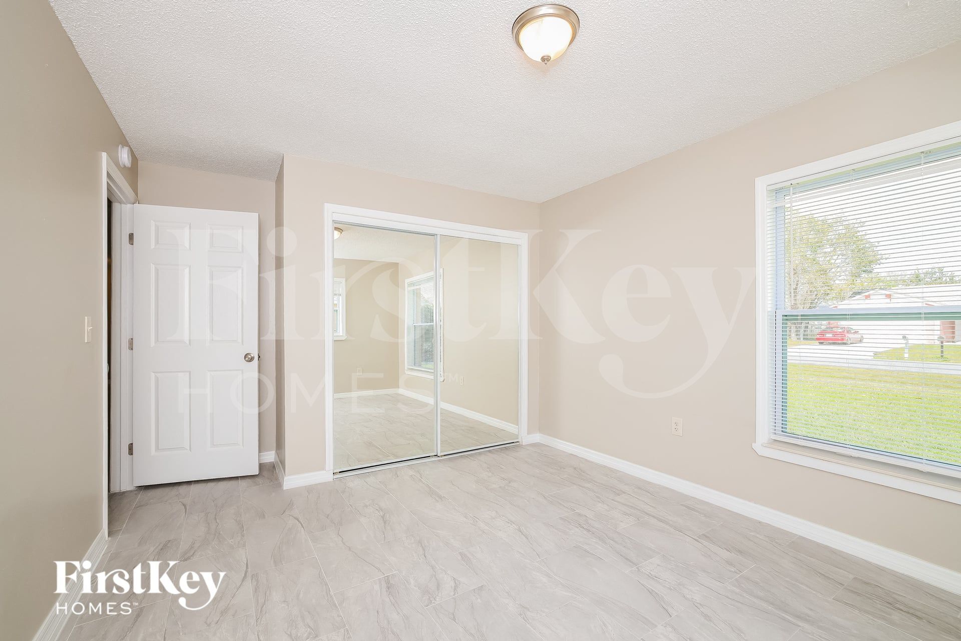 Building Photo - 724 Dromedary Dr