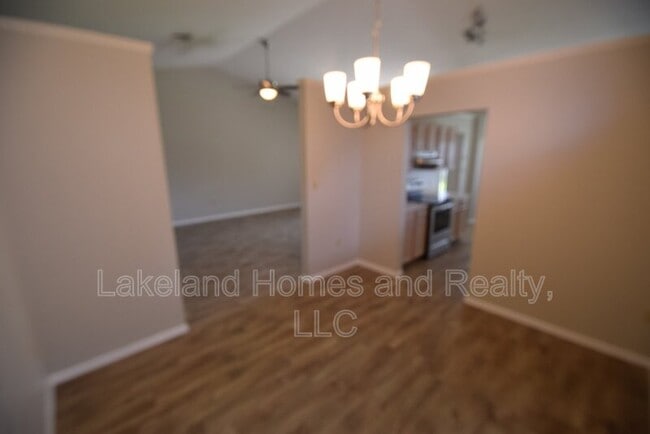 Building Photo - 6022 Crane Dr