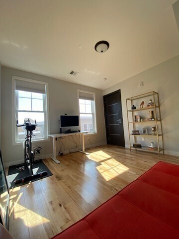 Building Photo - 39 Lexington St