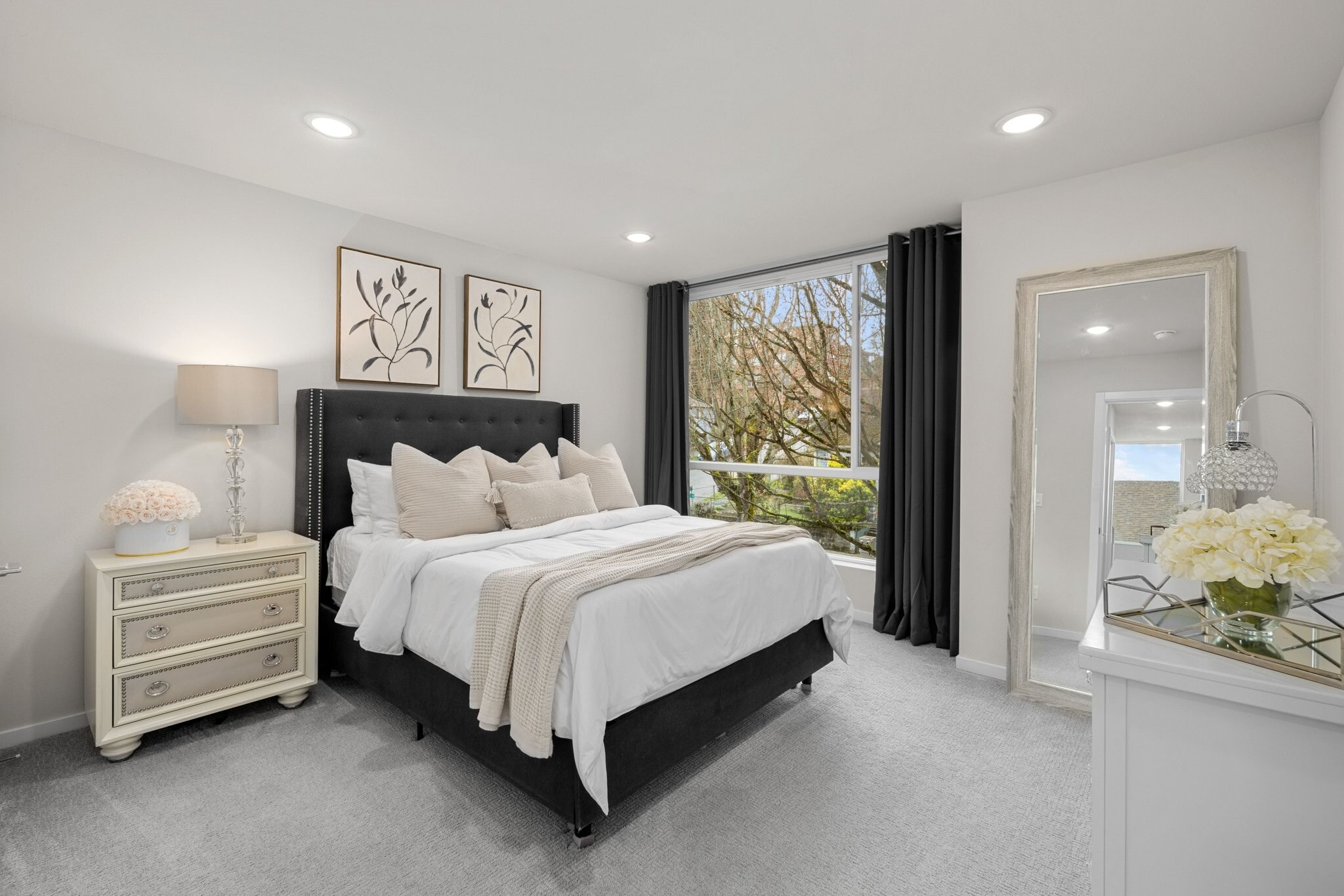 Building Photo - 1816 15th Ave S