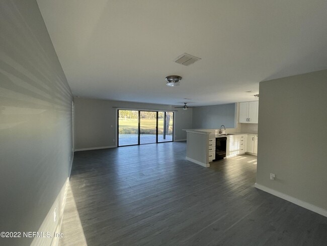 Building Photo - 160 Bermuda Ct