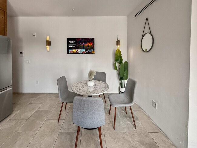 Building Photo - 309-11 South St