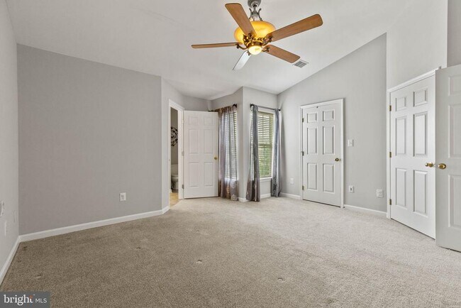 Building Photo - 302 Fox Trail