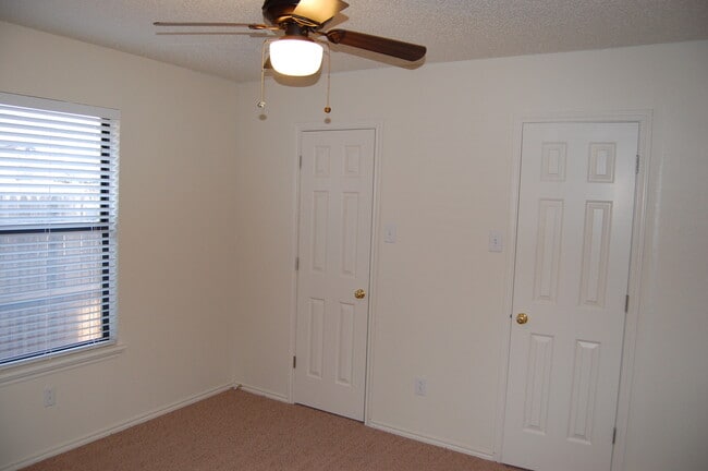 Building Photo - Beautiful 3/2/2 home in Cooper ISD