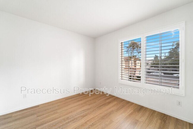 Building Photo - 8265 Gold Coast Dr