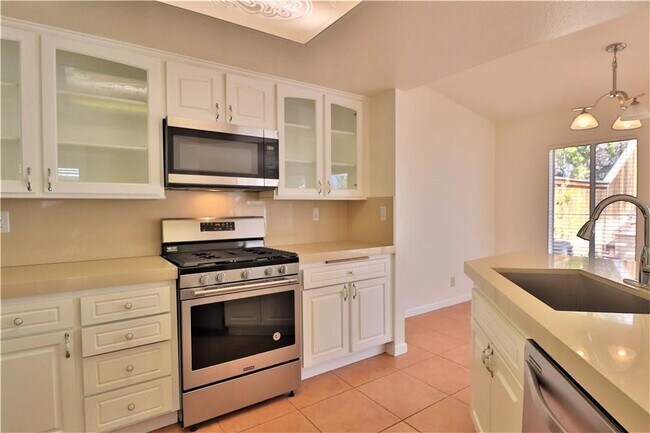 Building Photo - 18976 Singingwood Cir