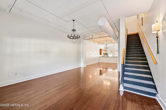 Building Photo - 1661 Riverside Ave