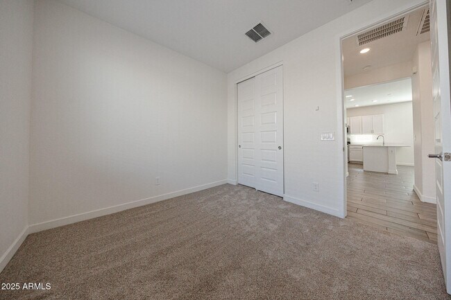 Building Photo - 16581 W Charlotte Dr