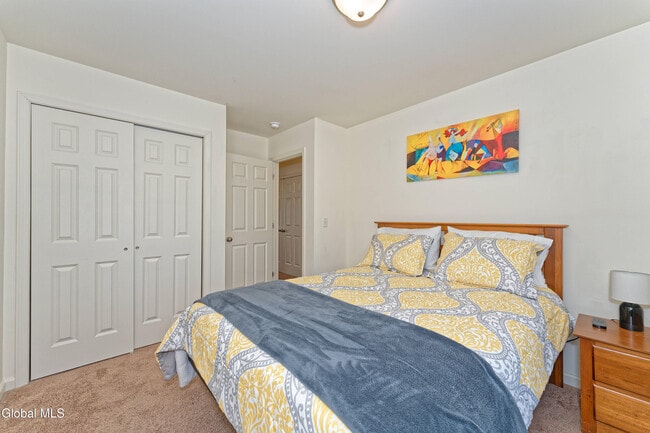 Building Photo - 1 Haywood Ln