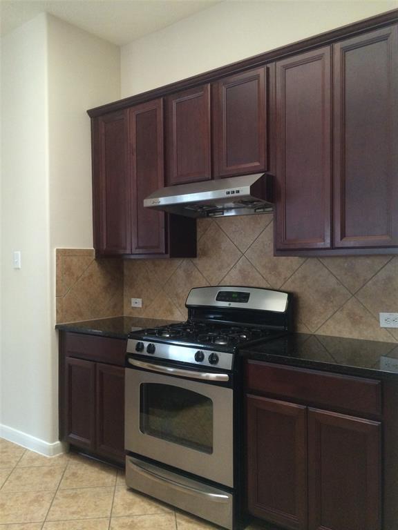 Building Photo - 6018 Twin Creek