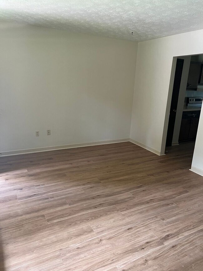 Building Photo - 1807-1807 Cedar Shoals Dr