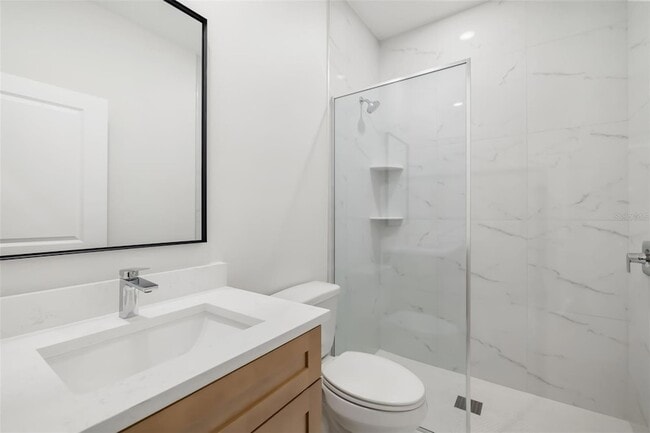 Building Photo - 118 Ruby Ave N