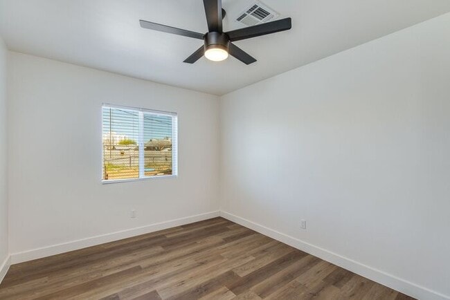 Building Photo - 2bedroom Casita