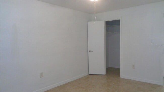 Building Photo - 2 Bedroom 2 Bath