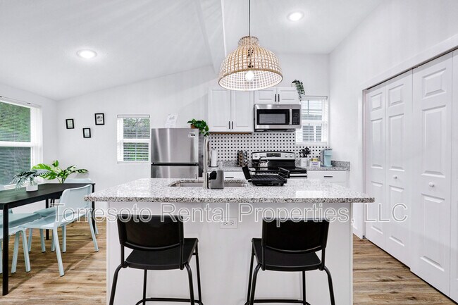 Building Photo - 226 Porter St