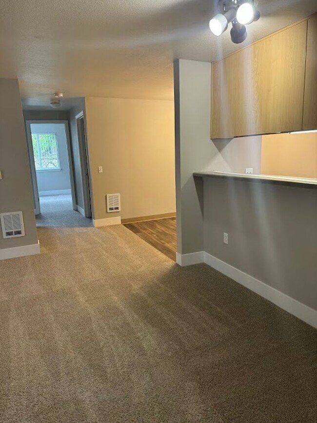 Building Photo - The ideal space to balance life, work and play.