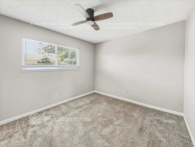 Building Photo - 1658 Ashwood Dr