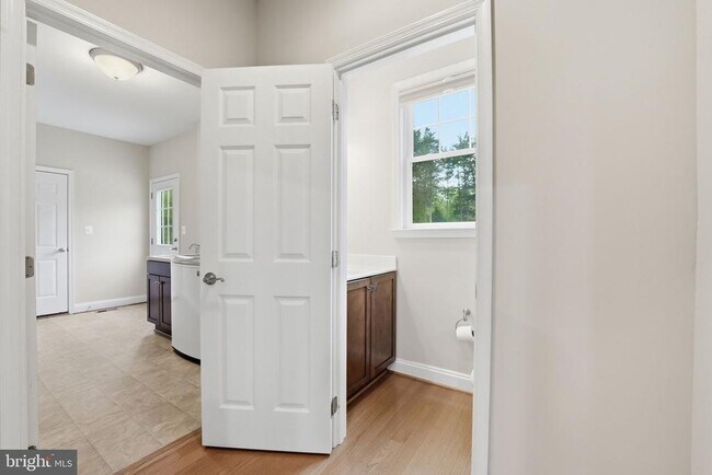 Building Photo - 42240 Hiddenwood Ln