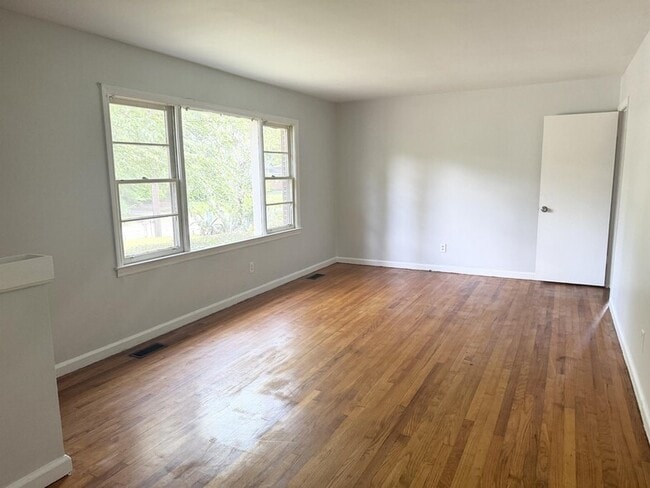 Building Photo - 5121 Pinefield Dr