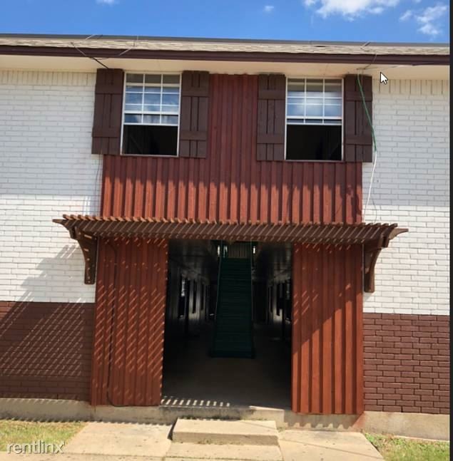 Primary Photo - 2 br, 1 bath Apartment - University Manor