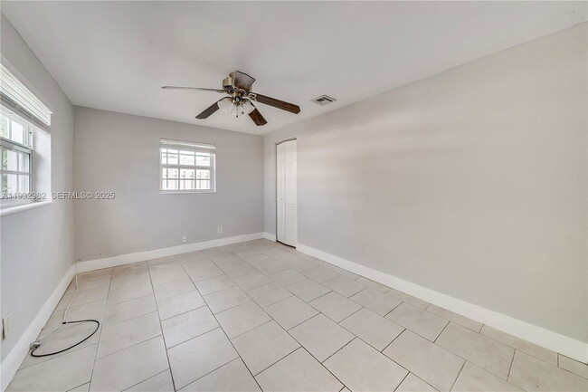 Building Photo - 5900 N Farragut Dr