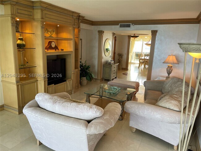 Building Photo - 17555 Collins Ave