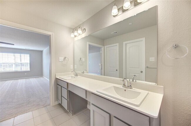 Building Photo - 8006 Scanlan Trce