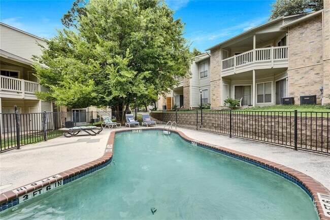 Building Photo - 2450 Wickersham Ln