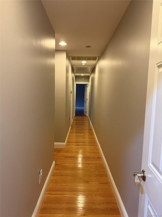 Building Photo - 1926 Midlane Rd