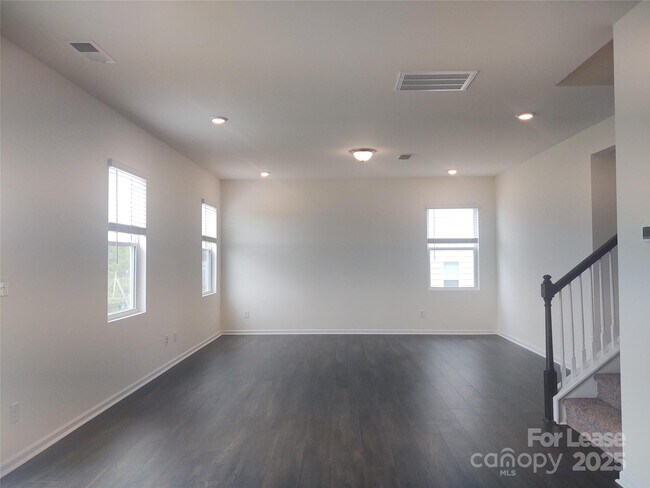 Building Photo - 4701 Stallings Brook Dr