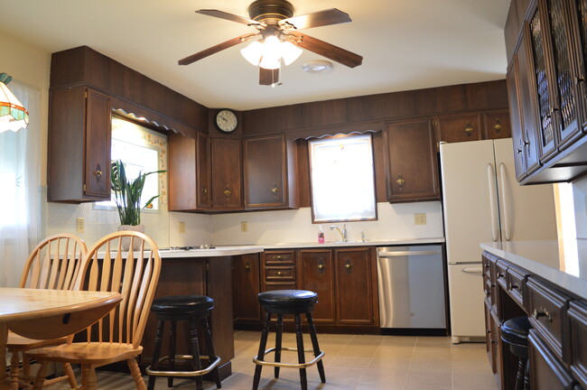 kitchen - 1200 Easton Rd