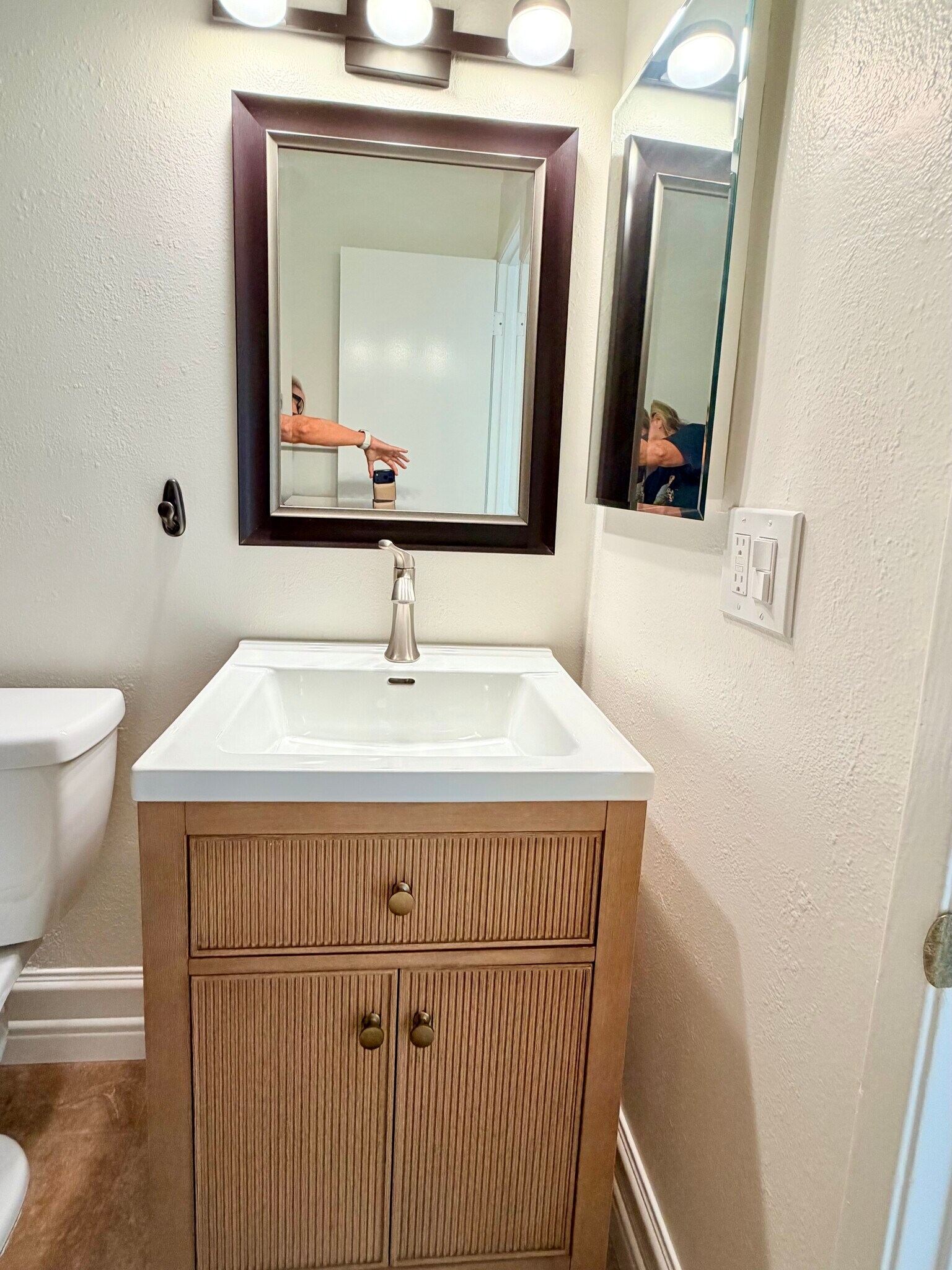 Upstairs bath 3 - 310 20th St