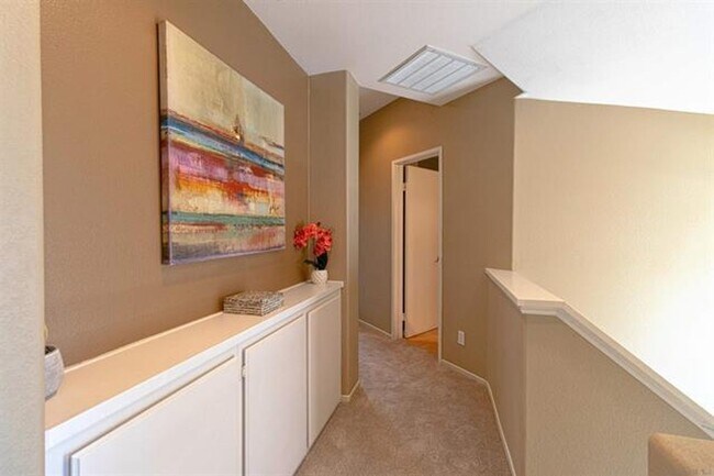 Building Photo - Recently Remodeled- 3 Bed 2.5 Bath 2 Story...