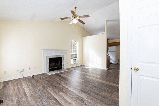 Building Photo - Gorgeous 3 Bedroom Home in Raleigh