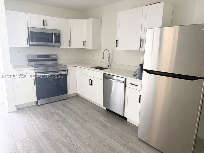 Building Photo - 208 Meridian Ave