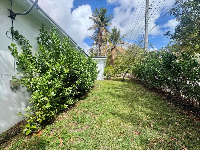 Building Photo - 100 SW 30th Rd