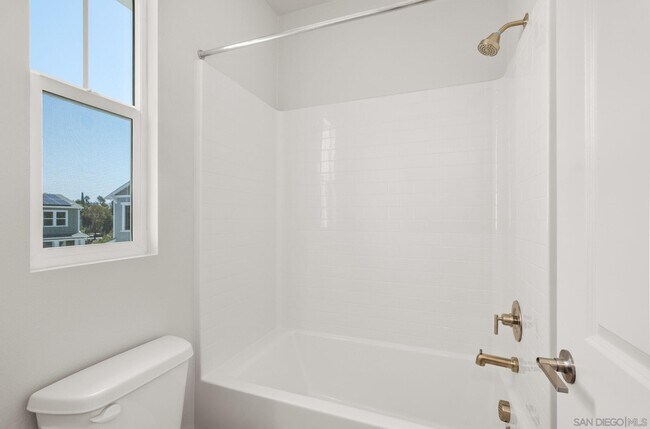 Building Photo - 1523 Wingwood Ln