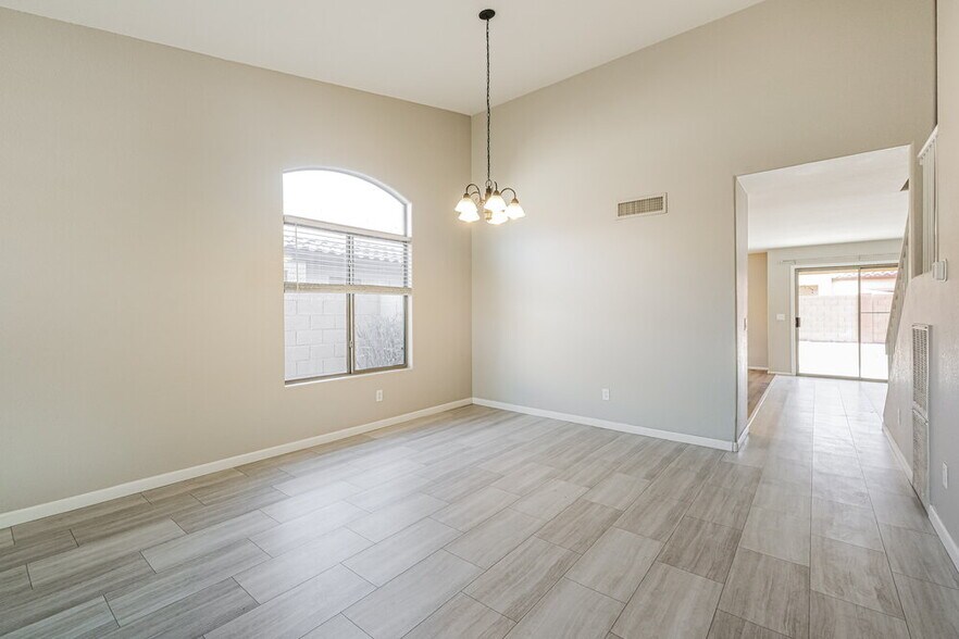 Building Photo - 4538 W Fawn Dr
