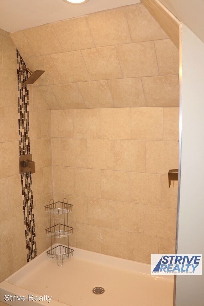 Building Photo - 6 br, 2.5 bath House - 5 Elmhurst Ave