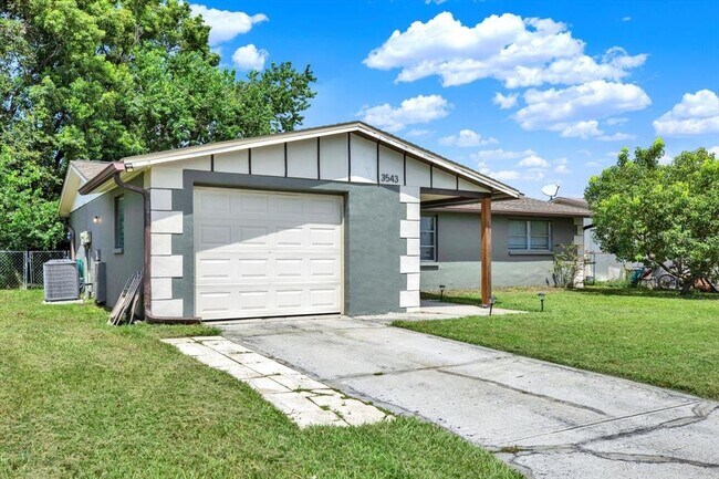 Building Photo - 3543 Trask Dr