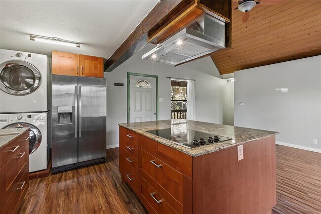 Building Photo - 4301 Stearn's Ln