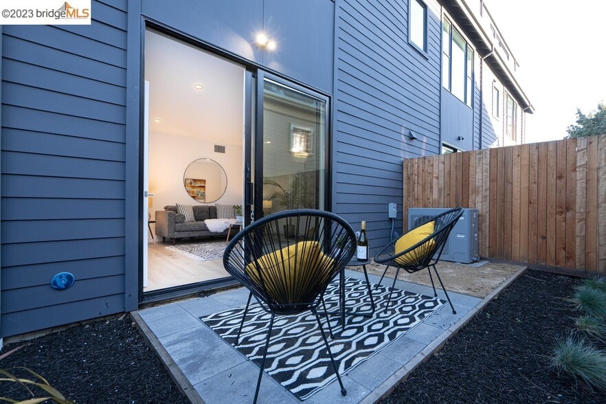 Backyard Patio - 802 Apgar St