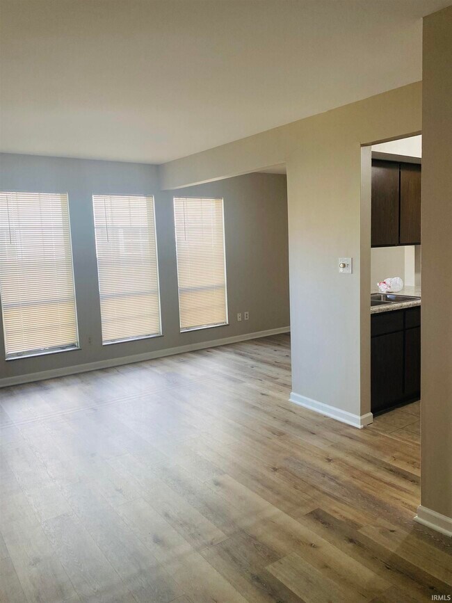 Building Photo - 5024 Woodmark Dr