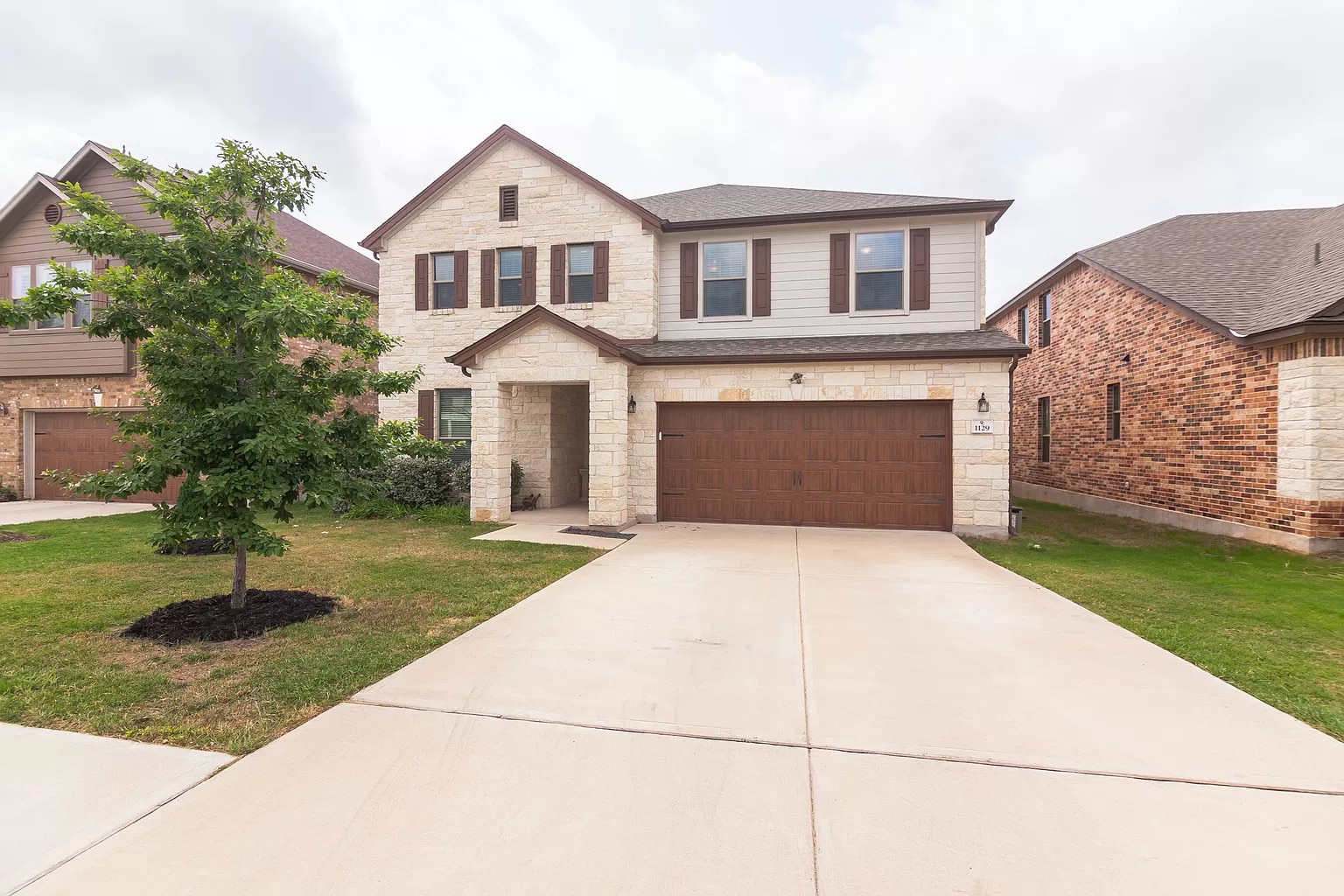 Building Photo - Room in House on Calla Lily Boulevard