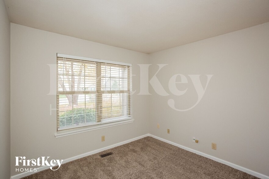 Building Photo - 7407 Bancaster Dr